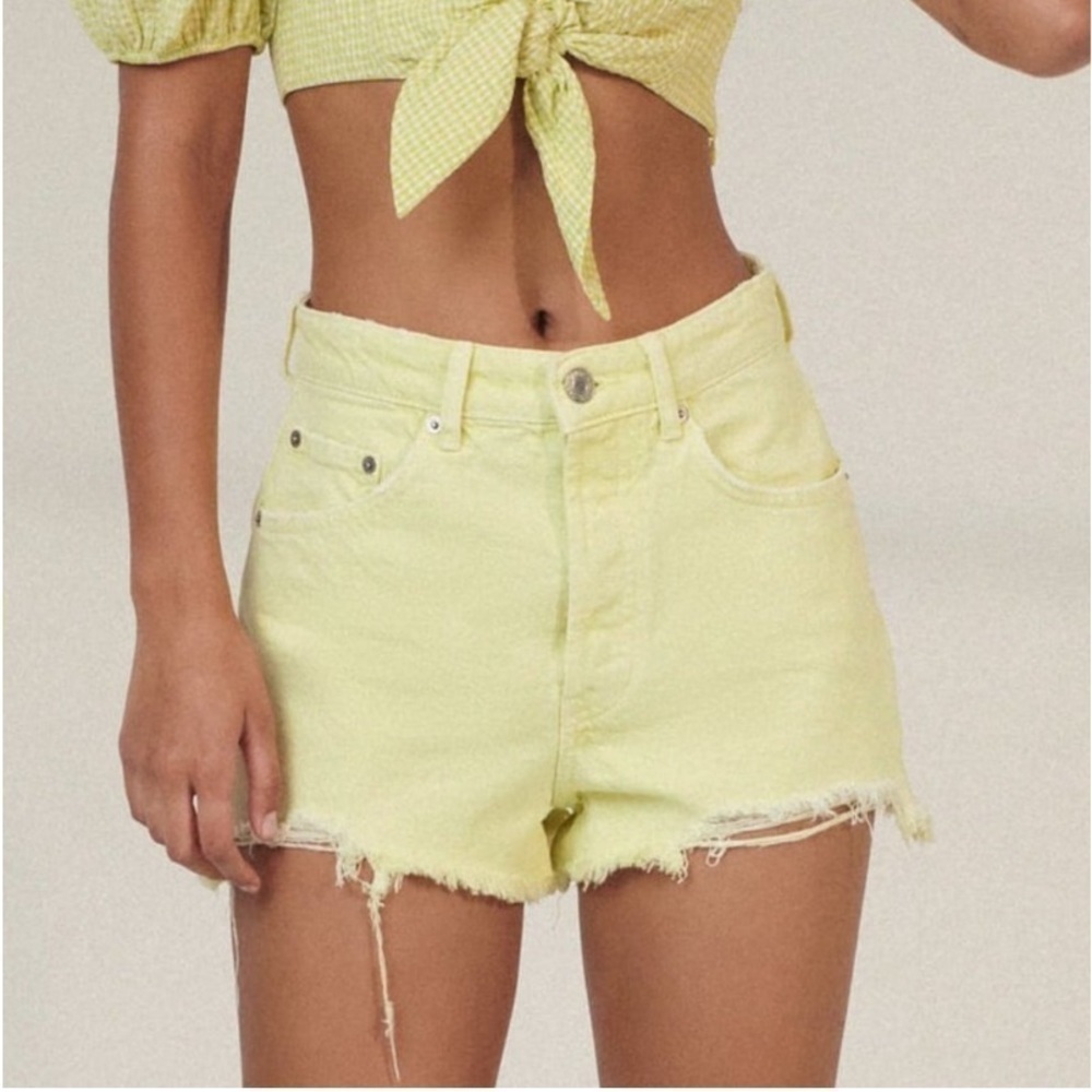 Zara Distressed High Rise Raw Hem Shorts Size 4